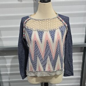 Jolt Blue and Pink Graphic Crop Blouse‎